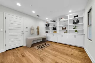 Photo #5: ML82029887 Listing 