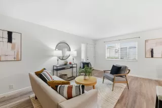 Photo #5: ML82030053 Listing 