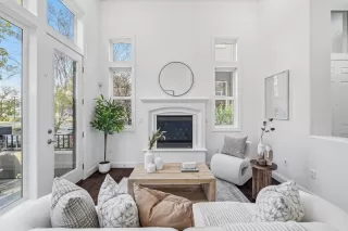 Photo #4: ML82030080 Listing