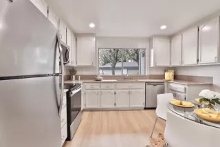 Photo #5: ML82030150 Listing