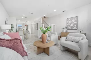 Photo #6: ML82030182 Listing 