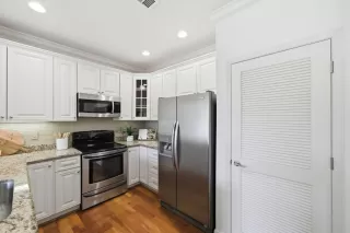 Photo #6: ML82030243 Listing