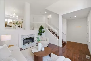 Photo #4: ML82030333 Listing