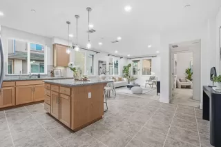 Photo #5: ML82030411 Listing