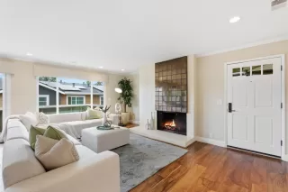 Photo #5: ML82030463 Listing 