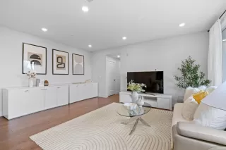 Photo #5: ML82030576 Listing 