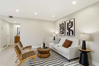 Photo #5: ML82030577 Listing 