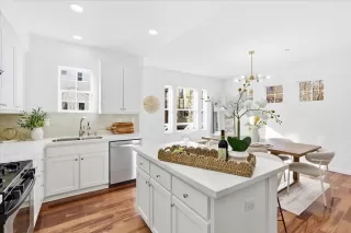 Photo #5: ML82030646 Listing 