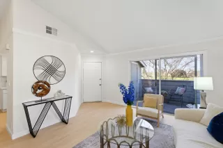 Photo #6: ML82030658 Listing 