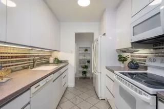 Photo #6: ML82030679 Listing