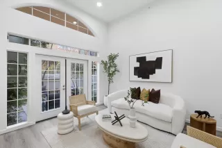 Photo #5: ML82030681 Listing