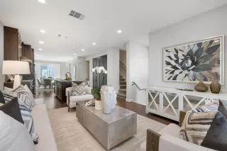 Photo #5: ML82030738 Listing 