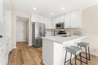 Photo #6: ML82030754 Listing 