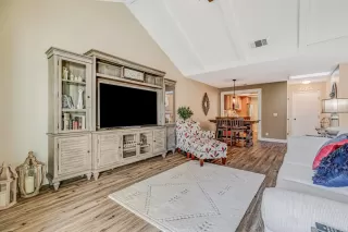 Photo #4: ML82030768 Listing 