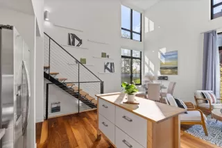 Photo #5: ML82031011 Listing 