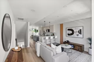 Photo #4: ML82031100 Listing 