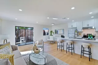 Photo #6: ML82031126 Listing