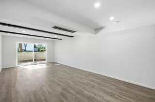 Photo #4: ML82031373 Listing 