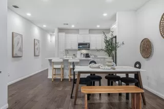 Photo #6: ML82031376 Listing 