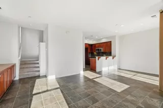 Photo #6: ML82031758 Listing 