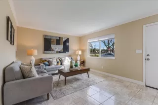 Photo #5: ML82031910 Listing 