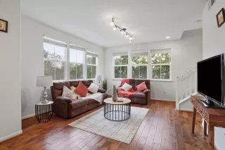 Photo #4: ML82031935 Listing 