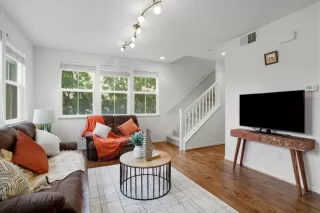 Photo #5: ML82031935 Listing 