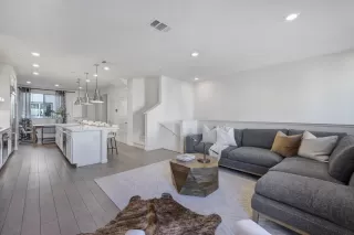 Photo #5: ML82032010 Listing 