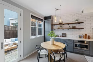 Photo #6: ML82032017 Listing 