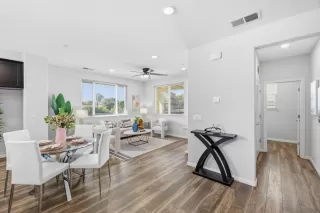 Photo #6: ML82032027 Listing 