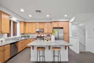 Photo #4: ML82032041 Listing 