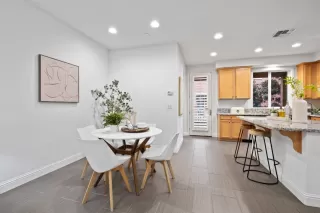 Photo #5: ML82032041 Listing 