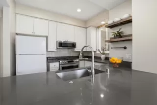 Photo #5: ML82032100 Listing