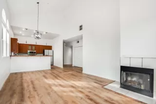 Photo #5: ML82032106 Listing 