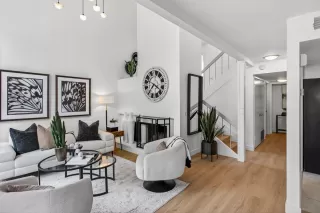 Photo #5: ML82032171 Listing