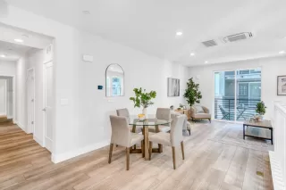 Photo #5: ML82032285 Listing 