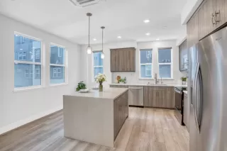 Photo #6: ML82032285 Listing 