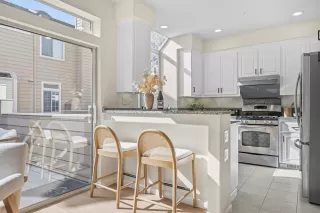 Photo #5: ML82032472 Listing 