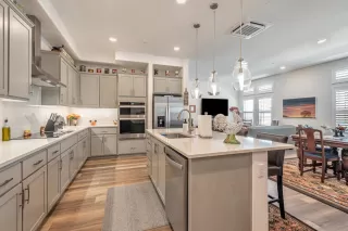 Photo #2: ML82032497 Listing 