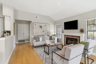 Photo #6: ML82032560 Listing 