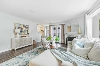 Photo #4: ML82032569 Listing 