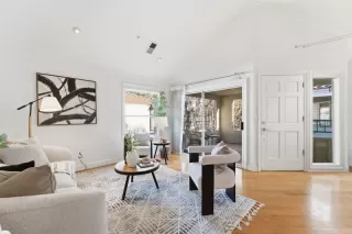 Photo #4: ML82032650 Listing 