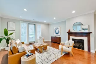 Browse active condo listings in WILLOW GLEN PLACE