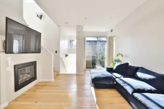 Photo #5: ML82032733 Listing 