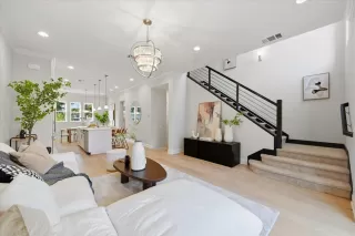 Photo #4: ML82032748 Listing 