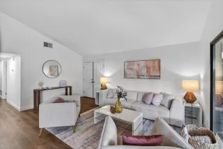 Photo #5: ML82032774 Listing