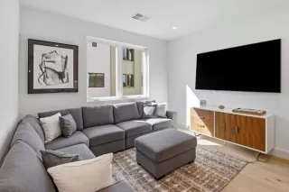 Photo #6: ML82033139 Listing 