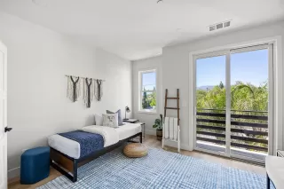 Photo #5: ML82033141 Listing 