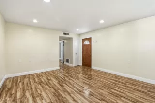 Photo #5: ML82033150 Listing 