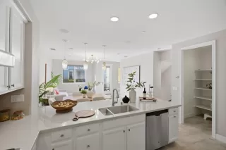 Photo #6: ML82033330 Listing 